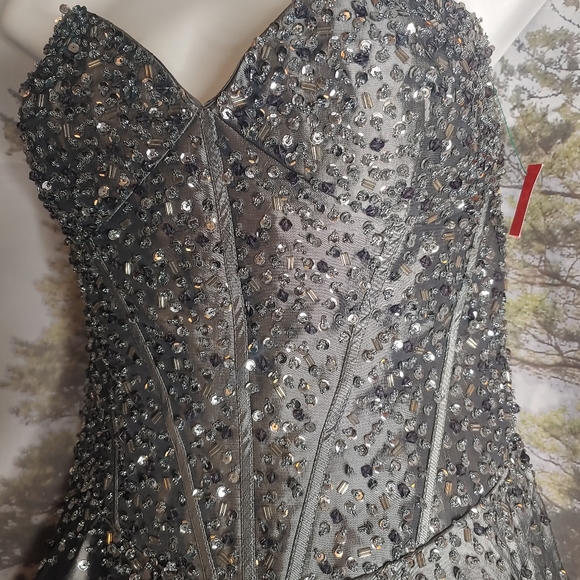 GoJane Strapless Gray Cocktail Dress - Picture 2 of 9